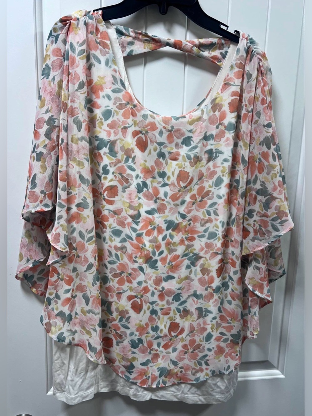 Size 1X- floral print butterfly sleeve blouse with cris cross on back